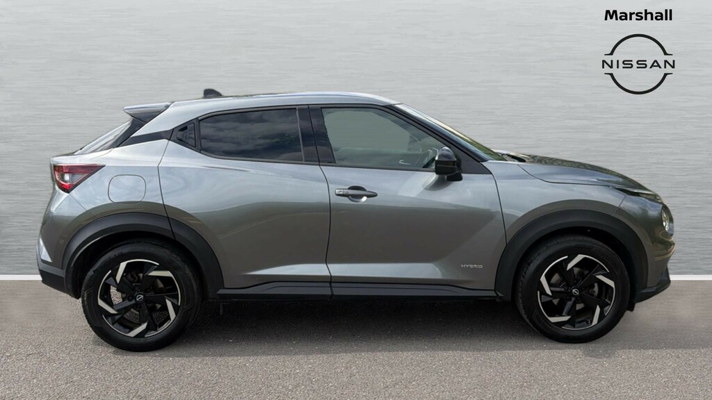 Nissan Juke Tekna Red #3