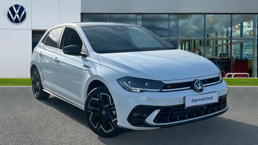 Volkswagen Polo Volkswagen Polo Black Edition Tsi S- White