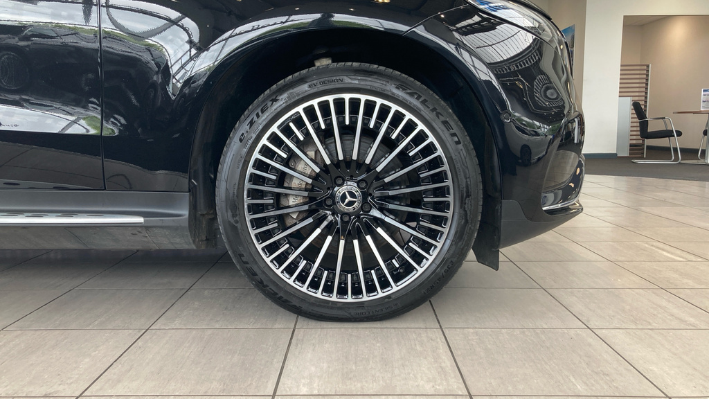 Mercedes-Benz EQC Eqc 400 300Kw Amg Line Premium 80Kwh KM73OLO Black #5