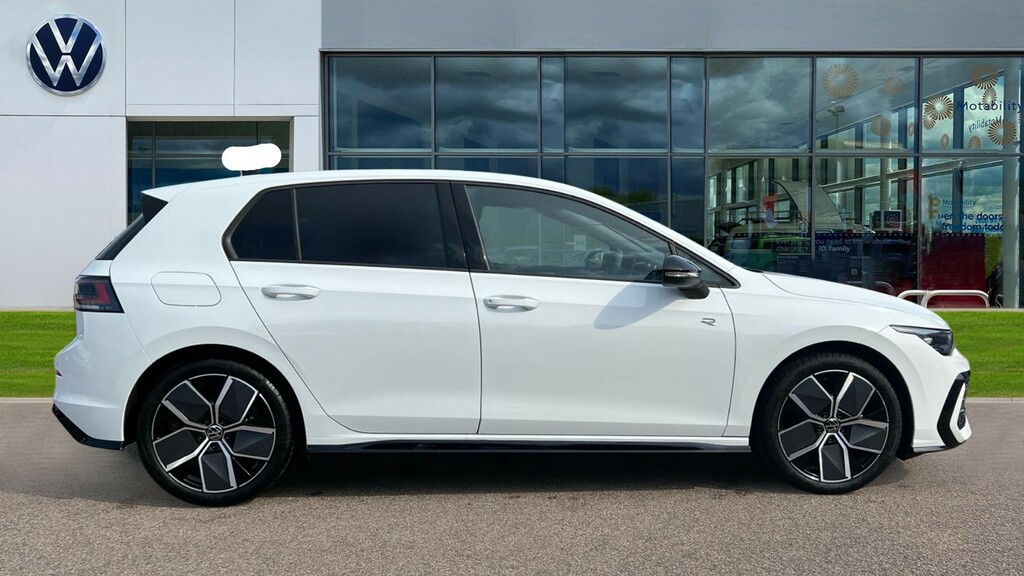 Volkswagen Golf Golf Hatch Black Edition 1.5 Etsi 150 Ps 7-Speed D EA26OCZ White #4