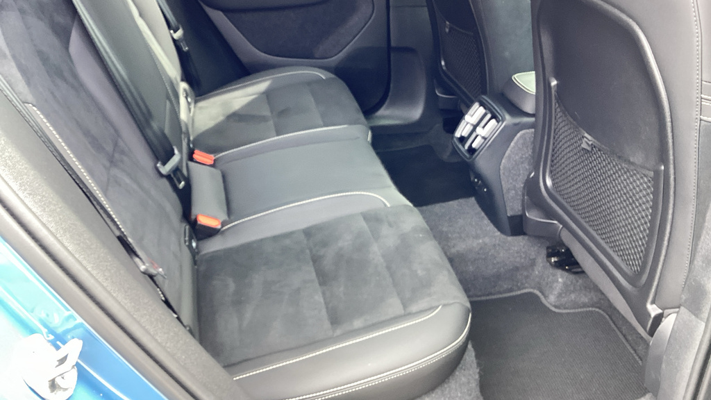 Volvo XC40 Xc40 2.0 B3p Ultra Dark FP24JBZ Blue #6