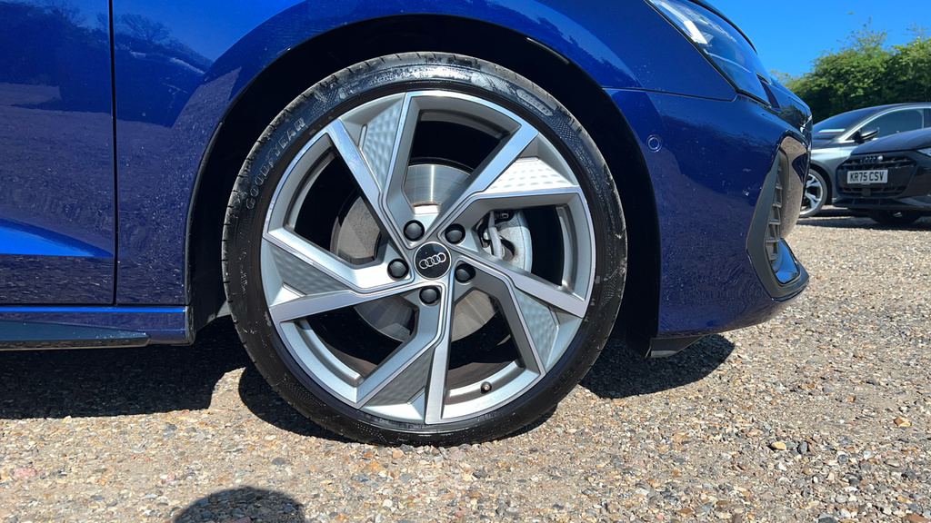 Audi A3 A3 1.5 Tfsi 150 Black Edition S Tronic Blue #5