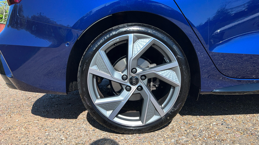 Audi A3 1.5 Tfsi 116 S Line Tech Pack Red #21