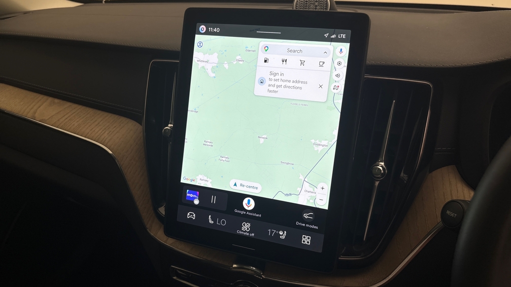 Volvo XC60 Plus Black #10