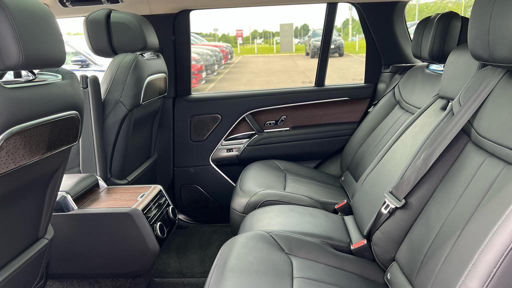 Land Rover Range Rover Range Rover 3.0 P400 Lwb Black #4