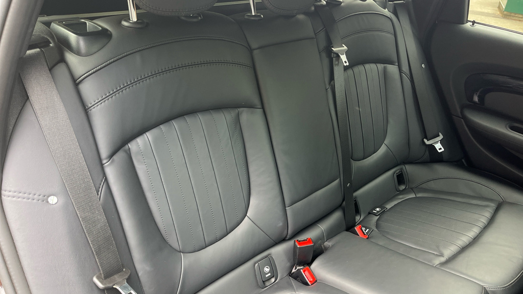 Mini Clubman Clubman 1.5 Cooper Exclusive 6Dr Comfortnav HJ22GHH Black #2