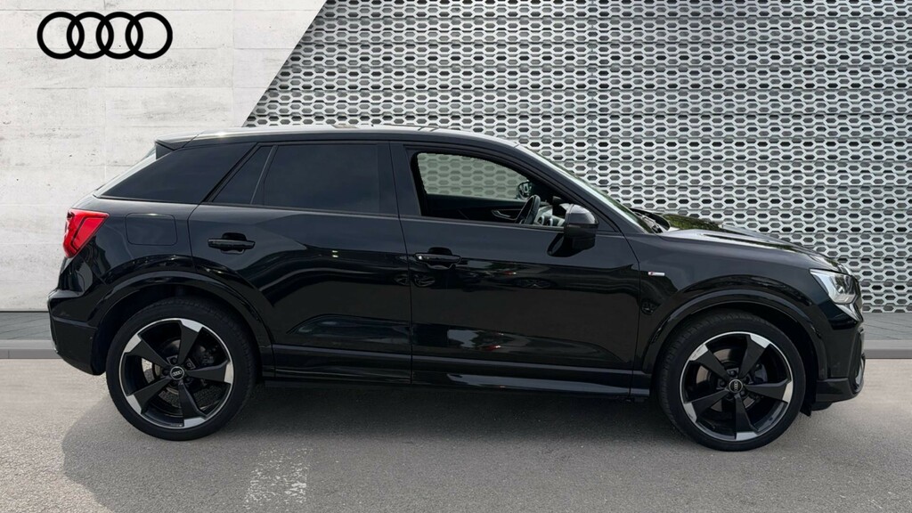 Audi Q2 Q2 35 Tdi Quattro Black Edition S Tronic Black #4