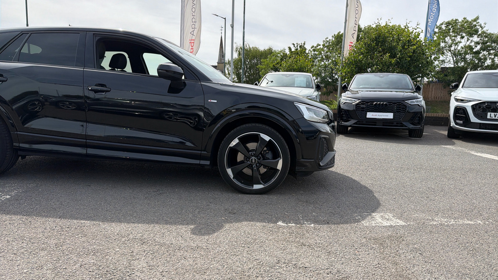 Audi Q2 Q2 35 Tdi Quattro Black Edition S Tronic Black #5