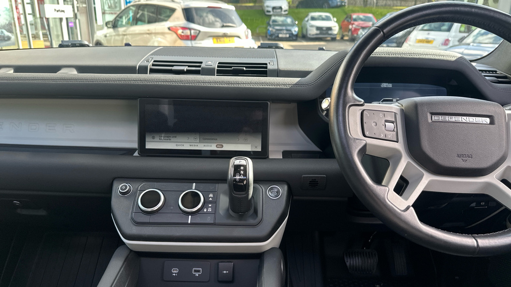 Land Rover Defender 110 X-dynamic S Black #12