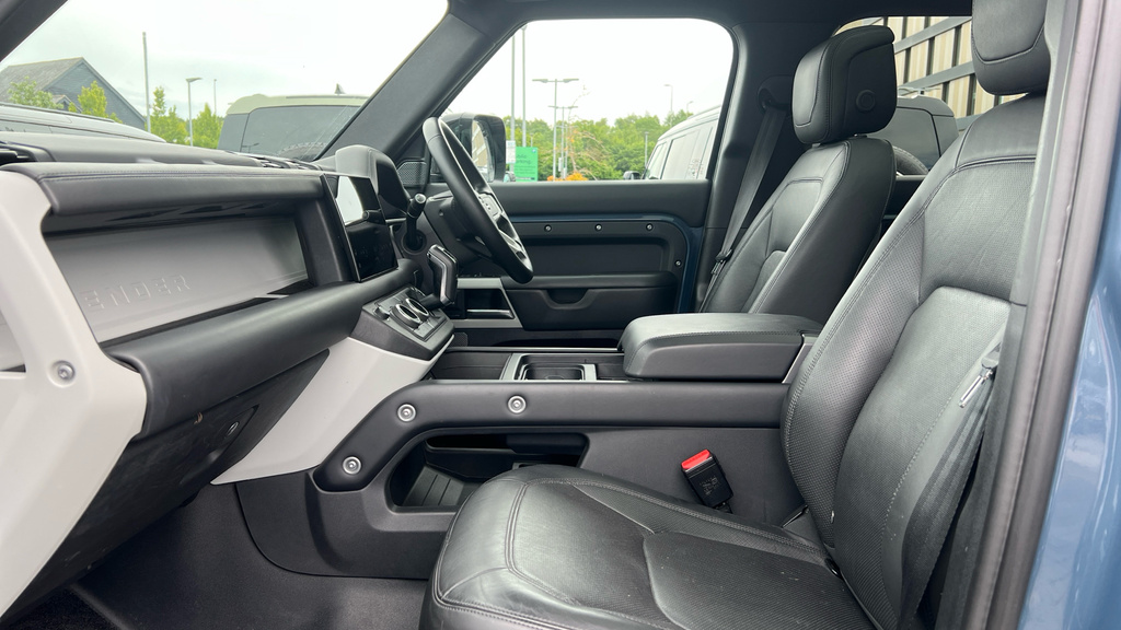 Land Rover Defender 110 Defender 3.0 D300 Hse 110 7 Seat OU73ZFL Blue #3