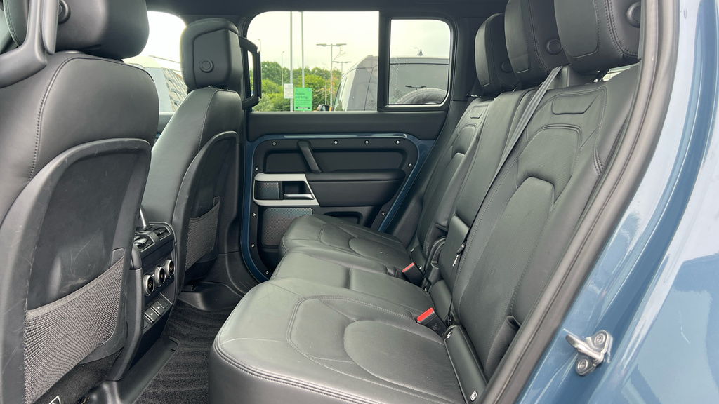 Land Rover Defender 110 Defender 3.0 D300 Hse 110 7 Seat OU73ZFL Blue #4