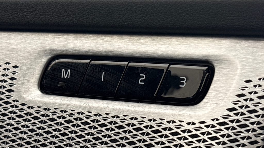 Volvo XC90 Ultra Red #25