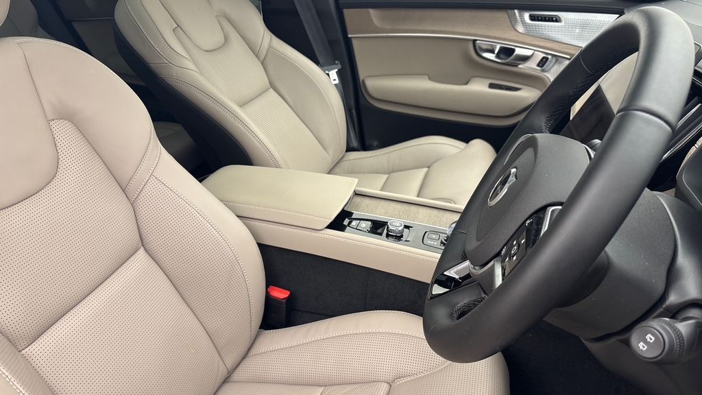 Volvo XC90 Ultra Red #28