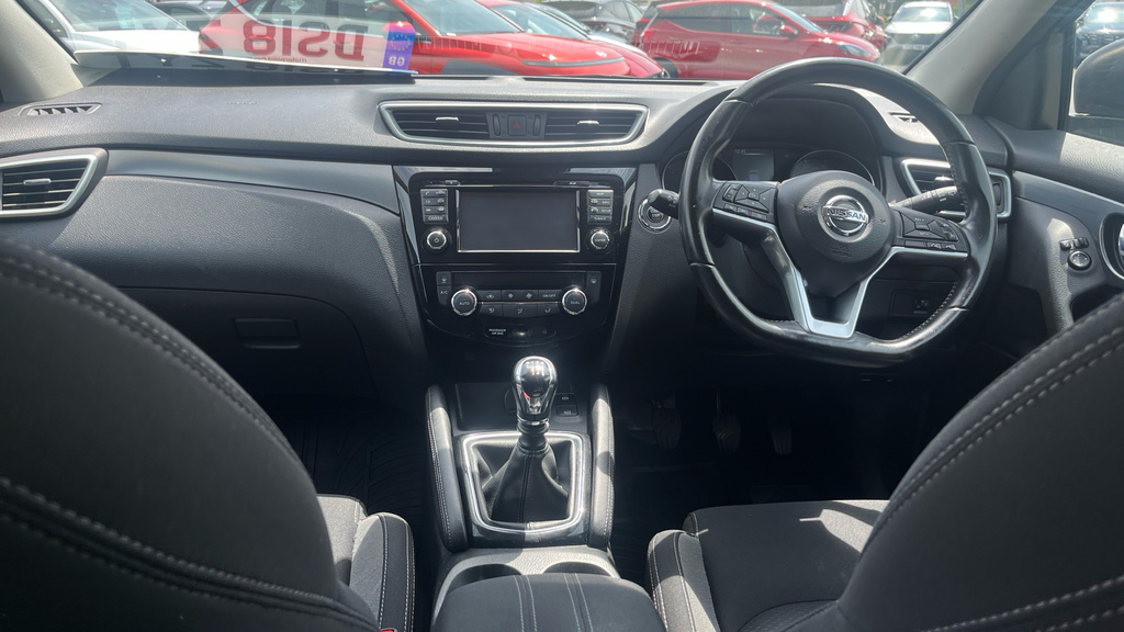 Nissan Qashqai 1.2 Dig-t Tekna Hatchback #11