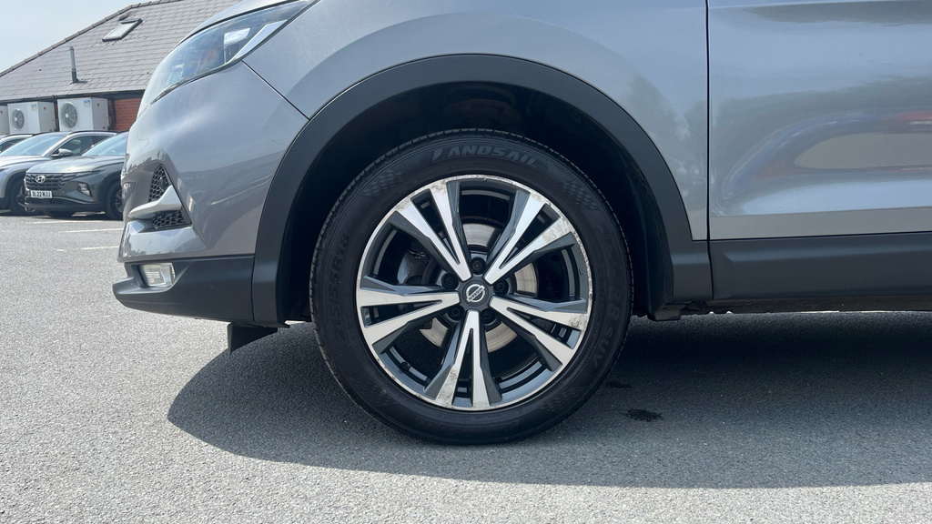 Nissan Qashqai 1.2 Dig-t Tekna Hatchback #19
