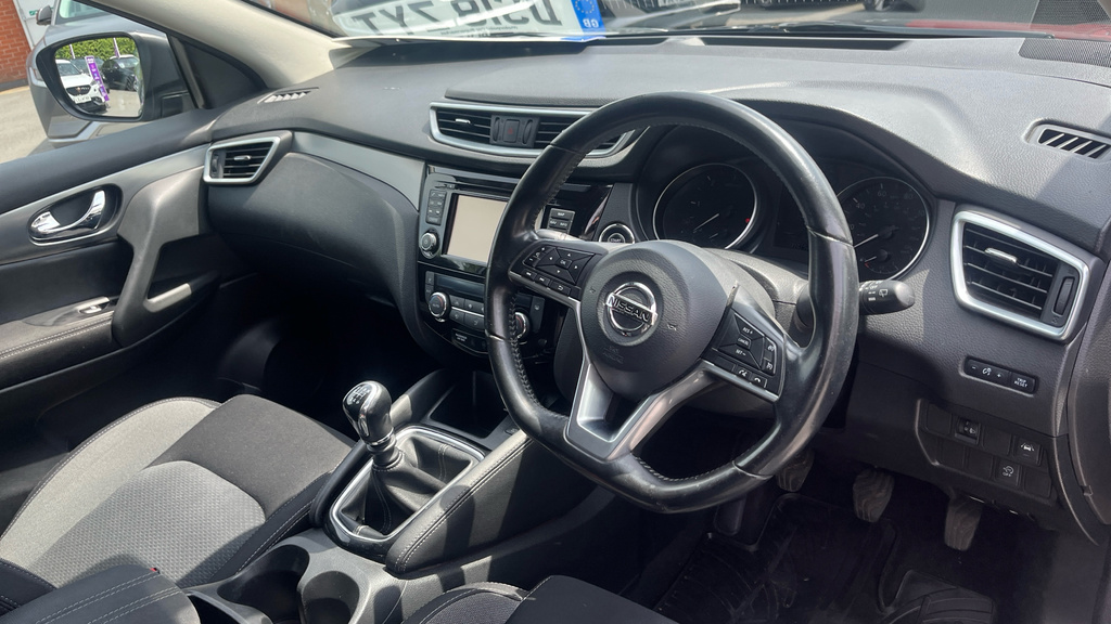 Nissan Qashqai 1.2 Dig-t Tekna Hatchback #9