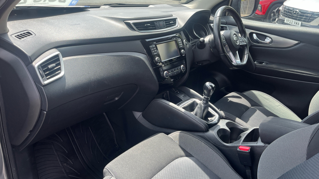 Nissan Qashqai 1.2 Dig-t Tekna Hatchback #10