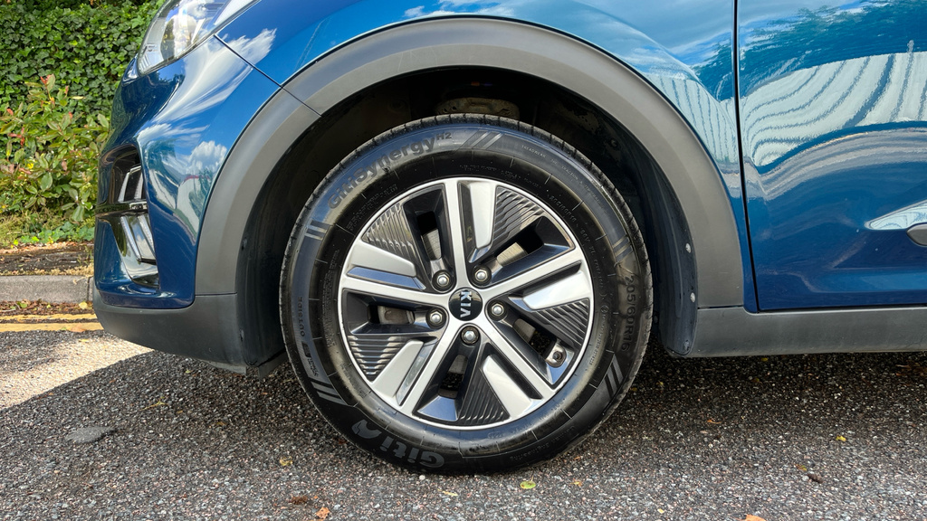 Kia Niro 1.6 Gdi 3 Dct Red #17