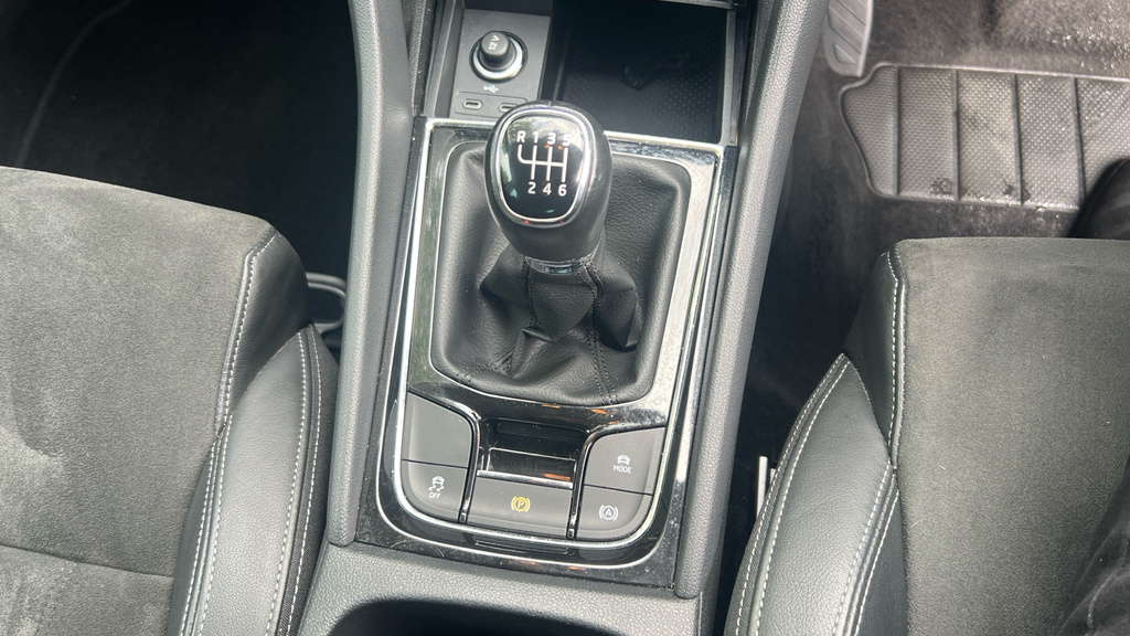 Skoda Karoq Se L Orange #32