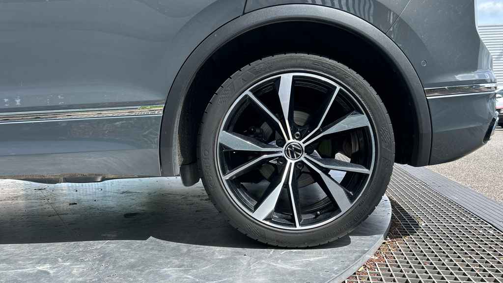 Volkswagen Tiguan Active Grey #18