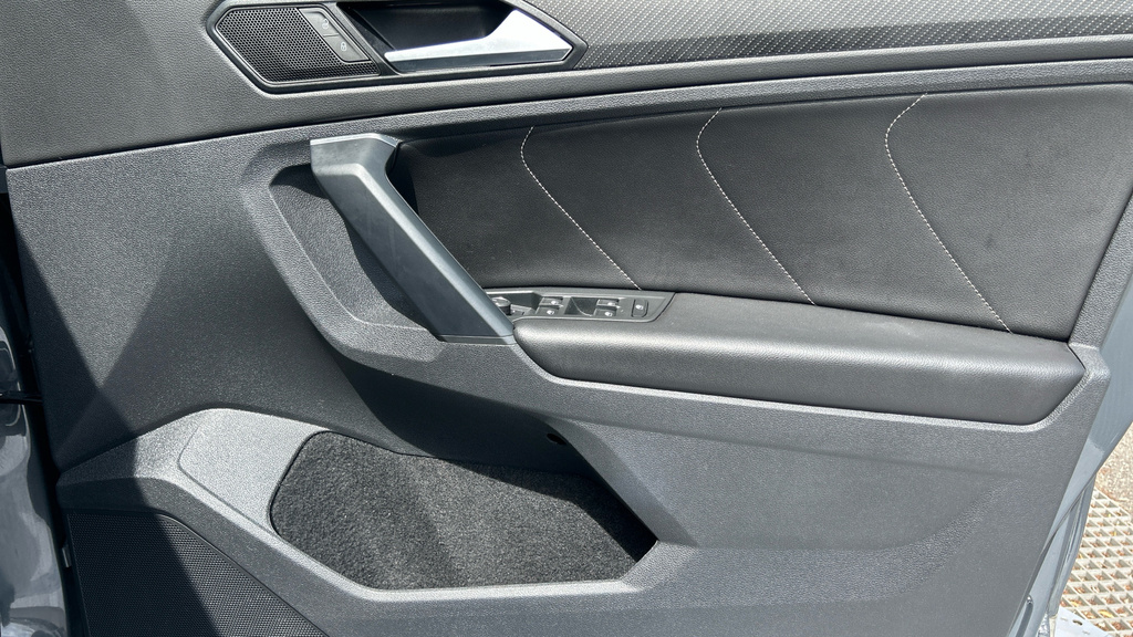 Volkswagen Tiguan Active Grey #37