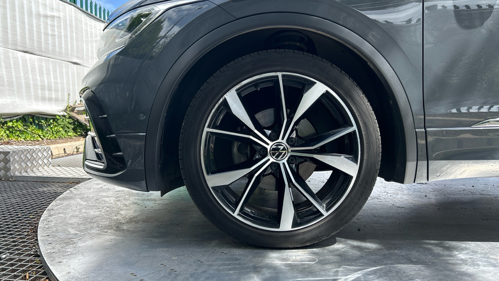 Volkswagen Tiguan Active Grey #17