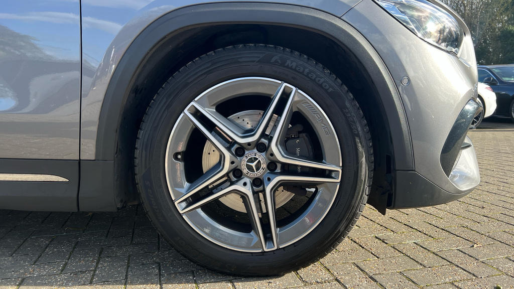 Mercedes-Benz GLA Class Gla 180 Amg Line Premium Plus Grey #5