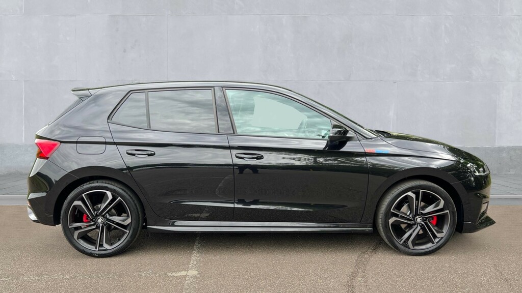 Skoda Fabia Skoda Fabia Hatchback 1.5 Tsi 177 130 Dsg Black #4