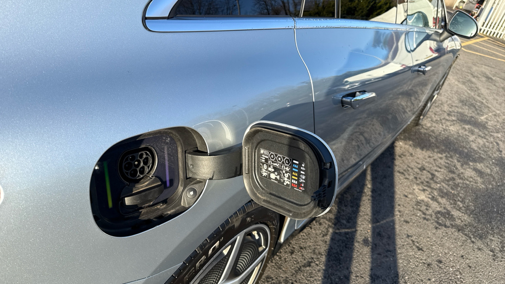 Mercedes-Benz EQE Saloon Black #28