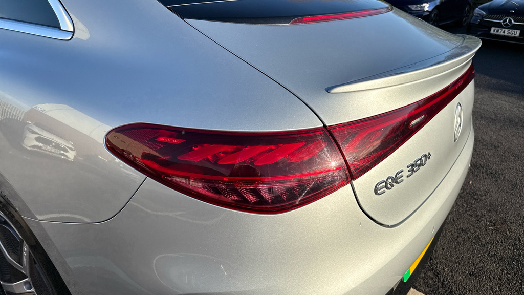Mercedes-Benz EQE Saloon Black #21