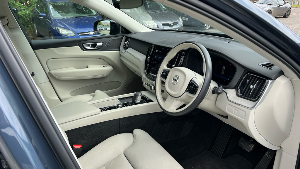 Volvo XC60 Xc60 2.0 B4p Plus Dark Geartronic YG23OJK Blue #4