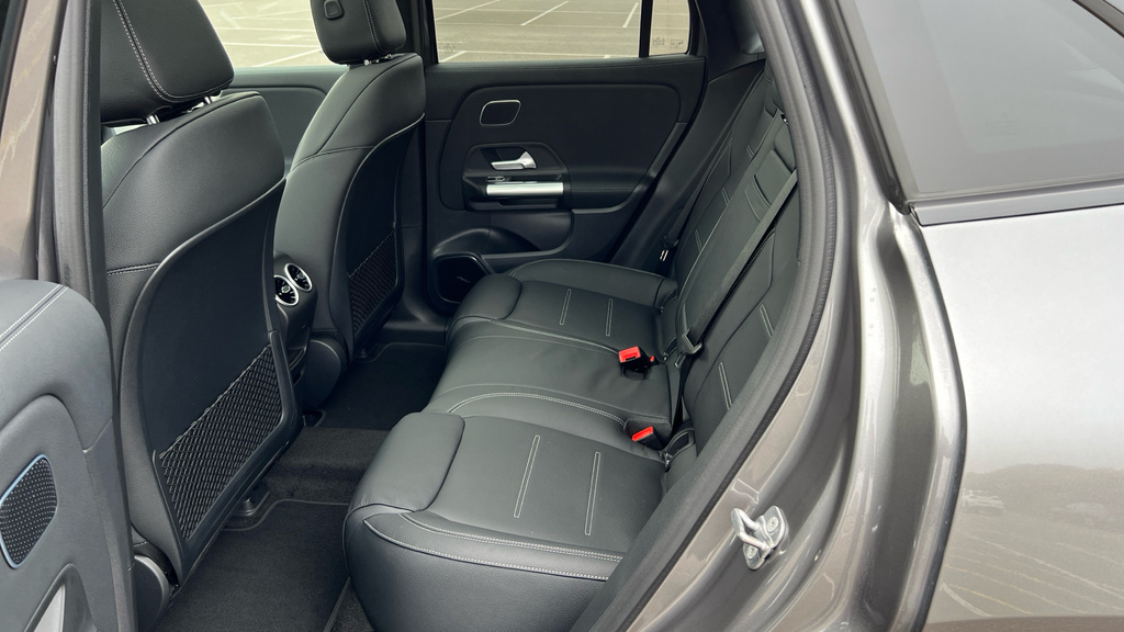 Mercedes-Benz EQA 250 Sport Executive Blue #24