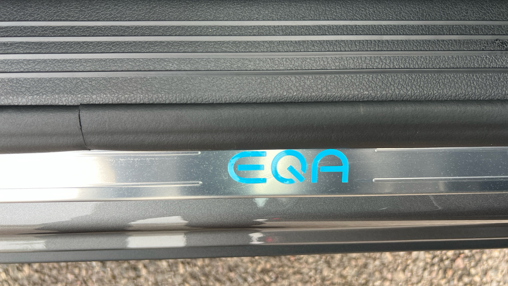Mercedes-Benz EQA 250 Sport Executive Blue #44
