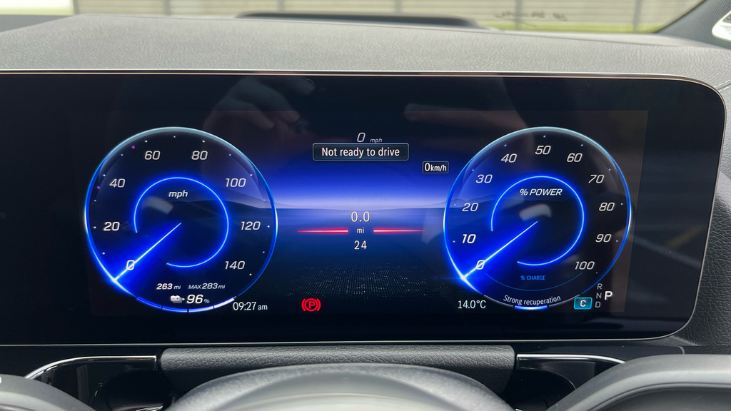 Mercedes-Benz EQA 250 Sport Executive Blue #16