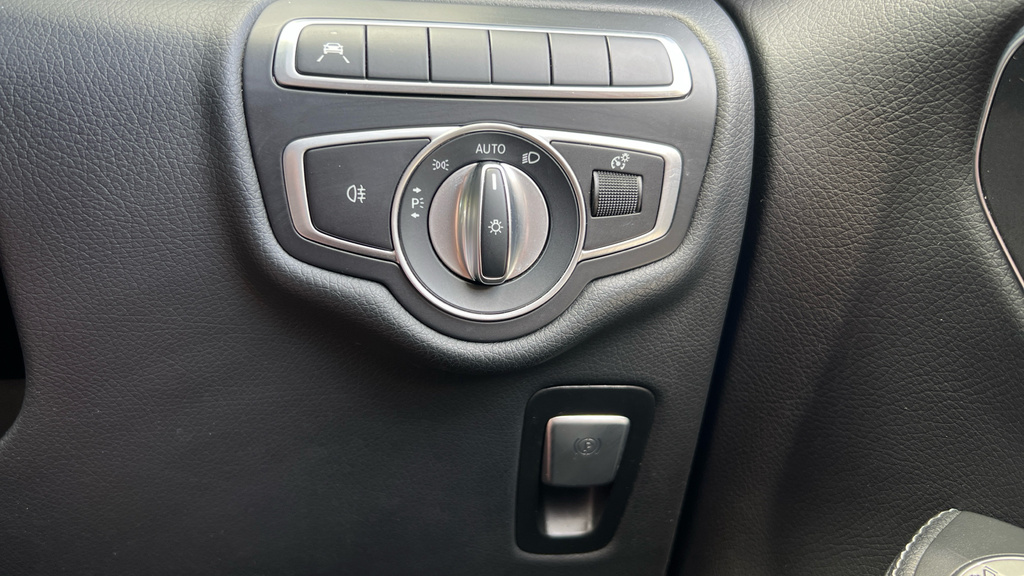 Mercedes-Benz EQV Mpv Black #47