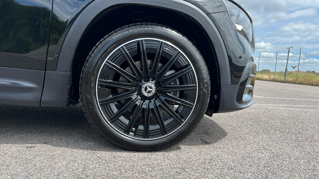 Mercedes-Benz GLB Class Glb200 Amg Line Premium Plus Black #5