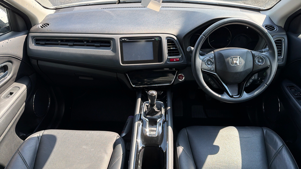 Honda Hr-V Hr-v 1.5 I-vtec Ex RA18ECX White #4