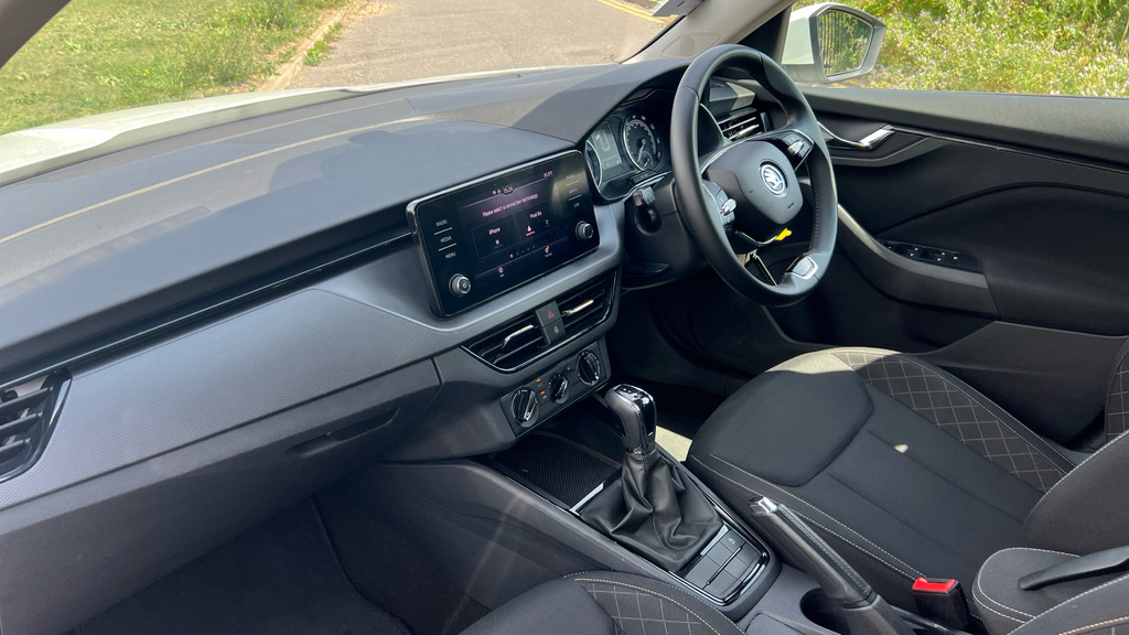 Skoda Kamiq Kamiq 1.0 Tsi 110 Se Dsg FP73XEA White #2