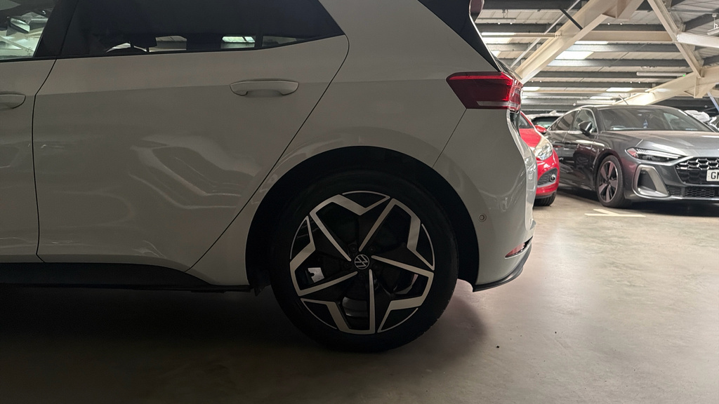 Volkswagen ID.3 Pro Performance 58Kwh Life Huge Saving On White #18