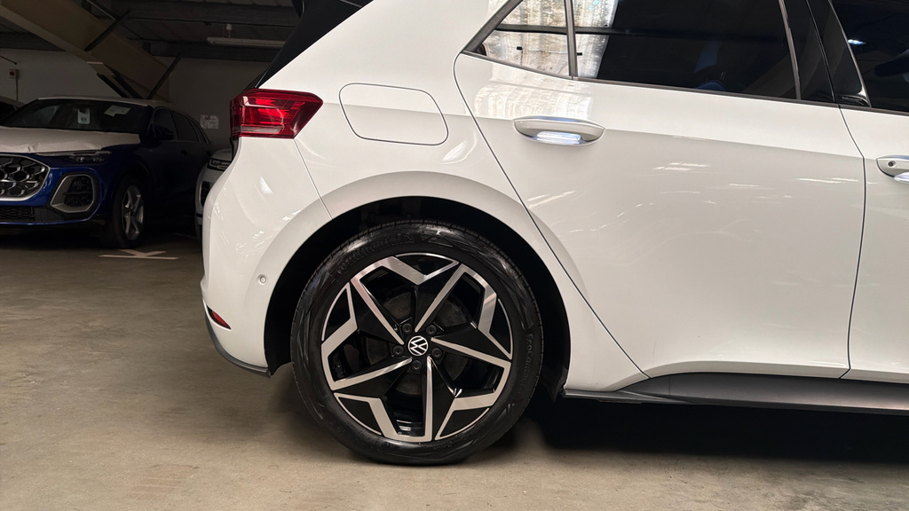 Volkswagen ID.3 Pro Performance 58Kwh Life Huge Saving On White #19
