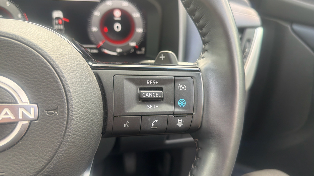 Nissan Qashqai Tekna Grey #24