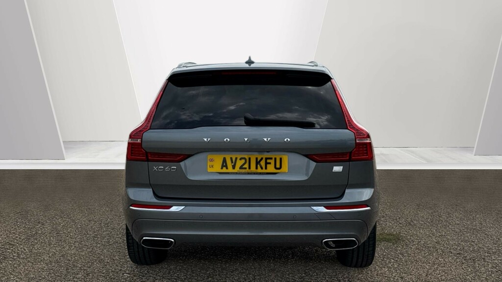 Volvo XC60 2.0 B5 Mhev R-design White #7