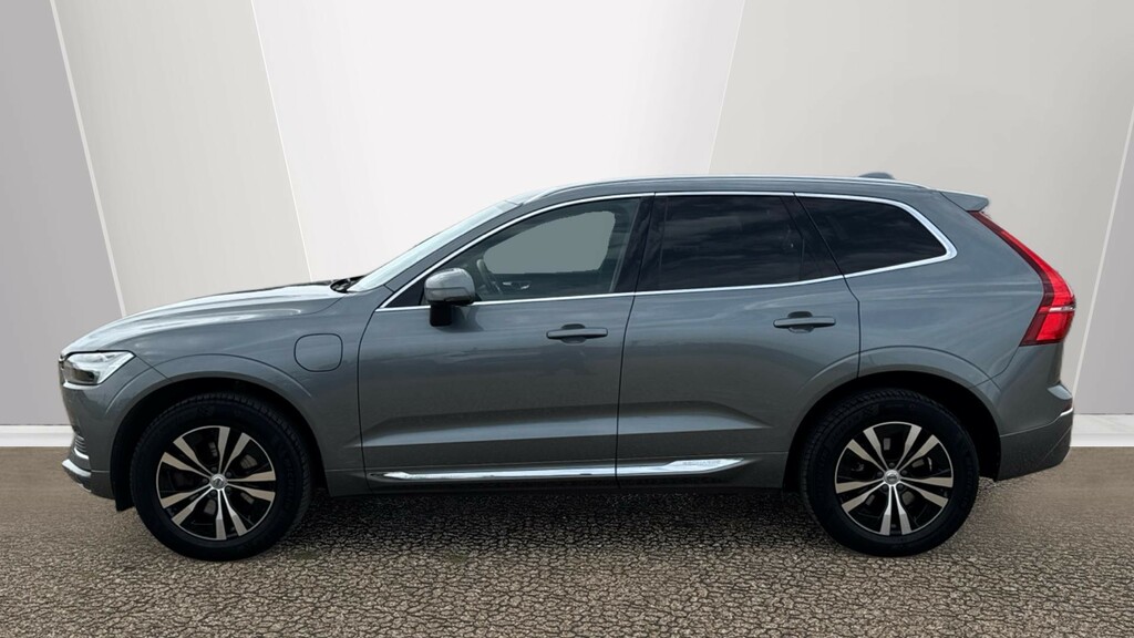 Volvo XC60 2.0 B5 Mhev R-design White #16