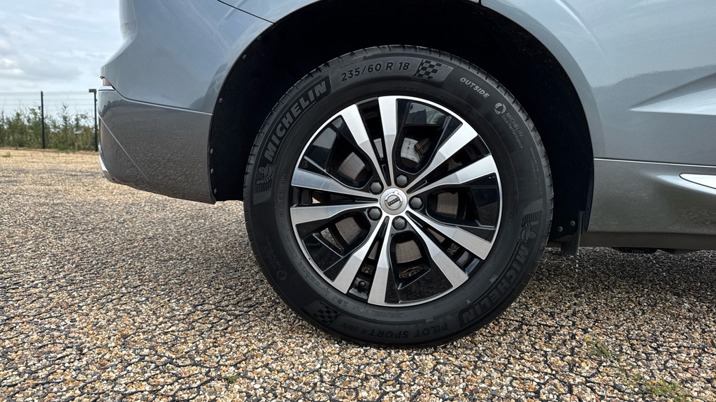 Volvo XC60 2.0 B5 Mhev R-design White #23