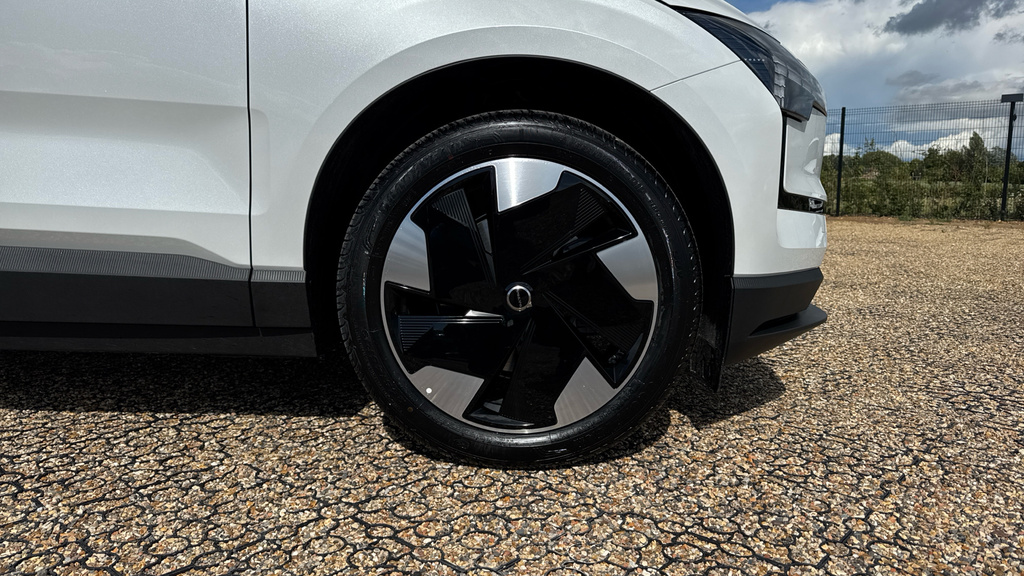 Volvo EX30 Black Edition Ultra Twin Motor Performance Electri Black #9