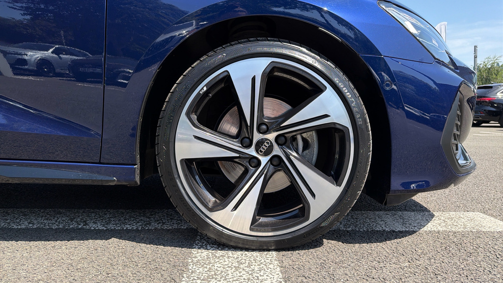 Audi A3 A3 2.0 Tdi 150 Black Edition S Tronic GJ75YVN Blue #5