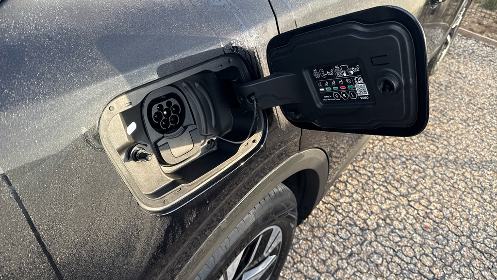 Ford Explorer 210Kw Premium 77Kwh 2025 Black #21