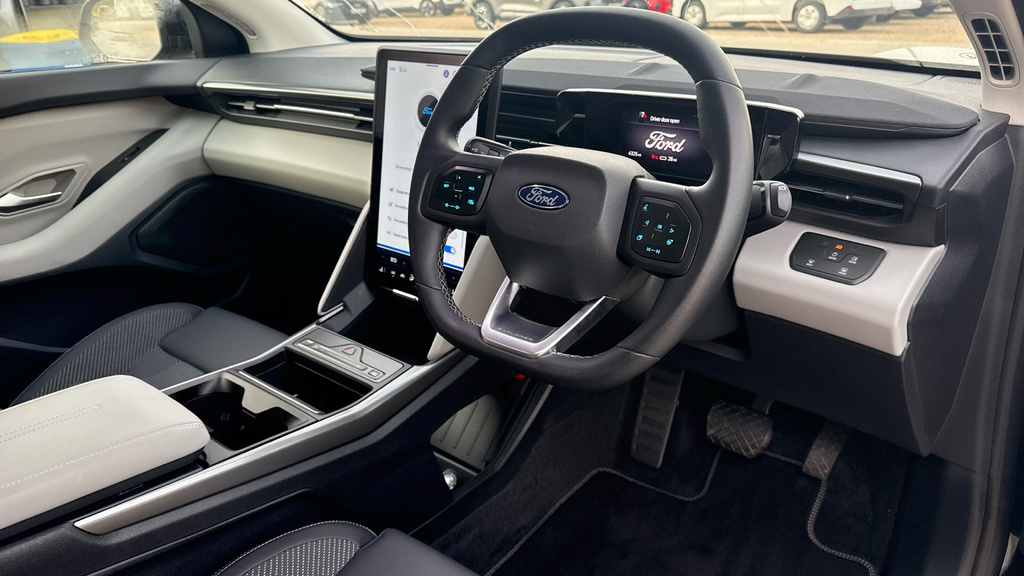 Ford Explorer 210Kw Premium 77Kwh 2025 Black #9
