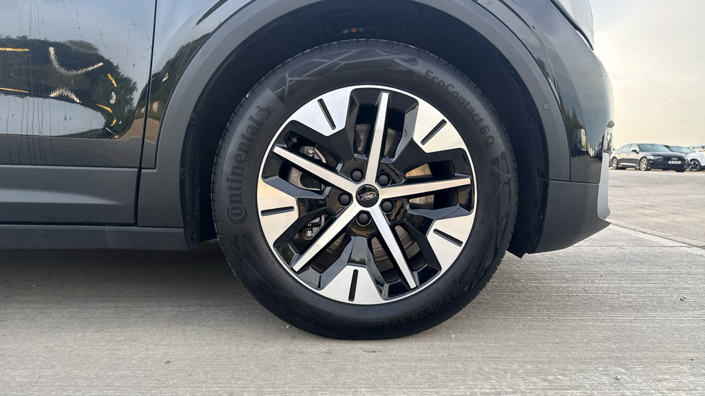 Ford Explorer 210Kw Premium 77Kwh 2025 Black #20