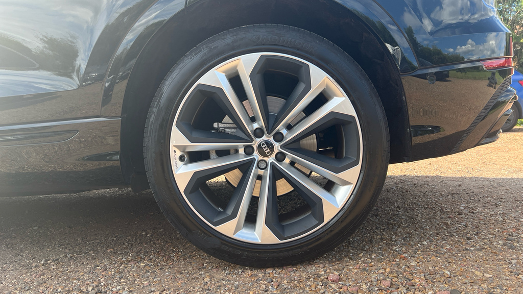 Audi Q8 55 Tfsi Quattro Black Edition Tiptronic Black #21